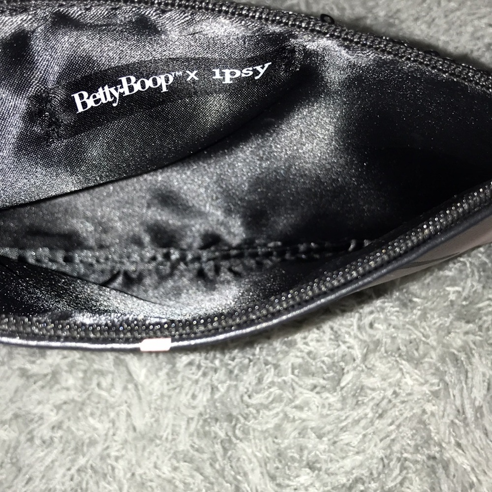 NWOT~ IPSY Betty Boop Makeup Pouch - Picture 8 of 10